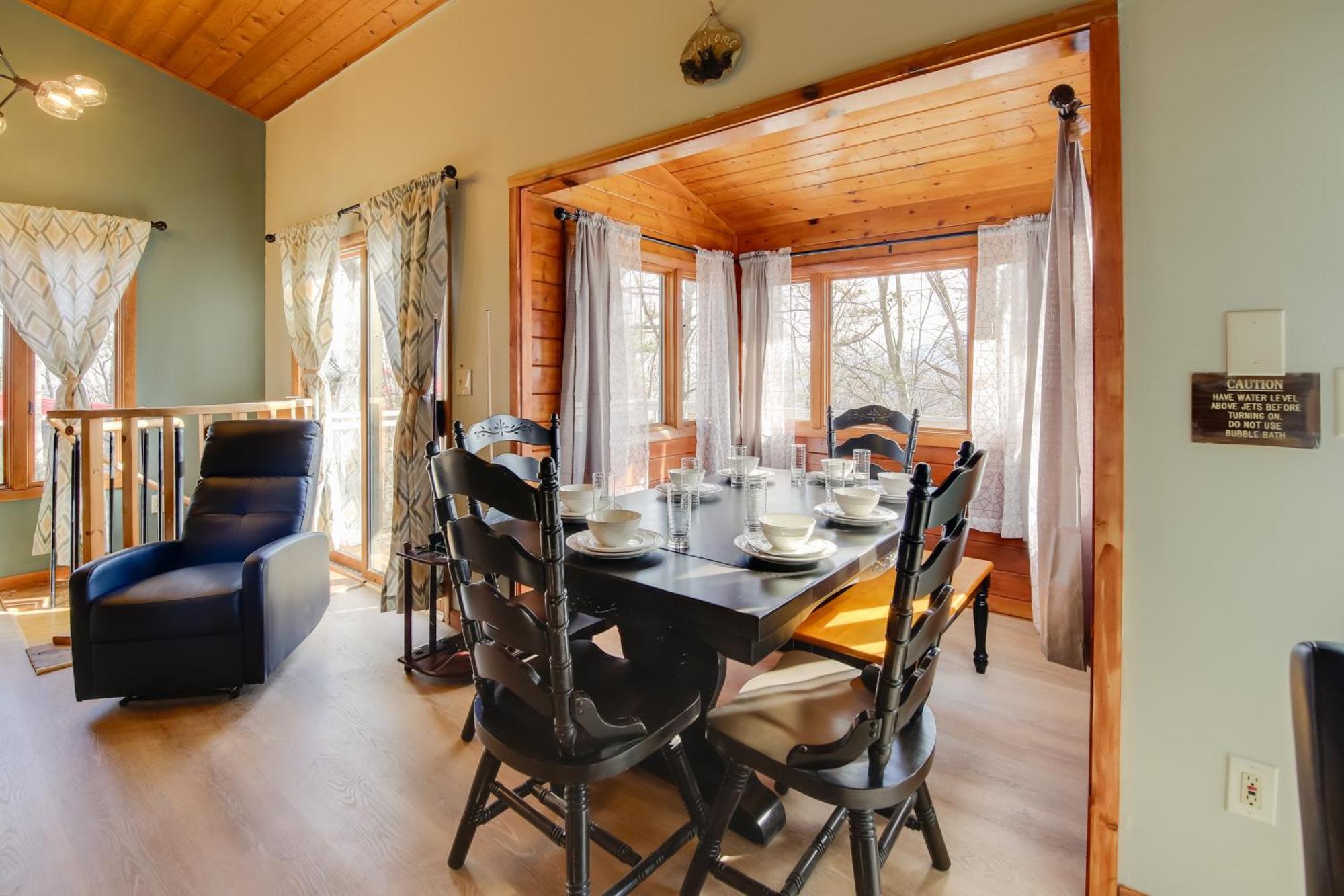 Gatlinburg Mountain Cabin With Hot Tub, Deck And Games Exterior foto